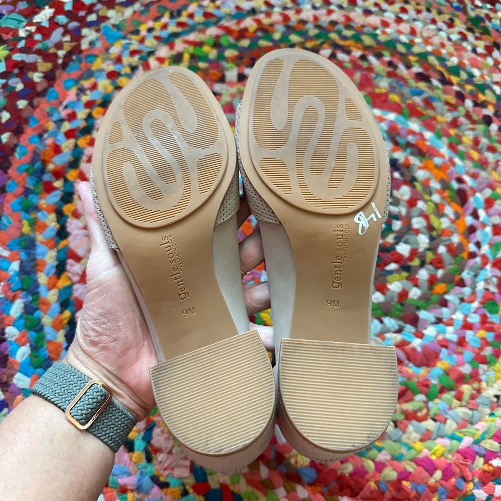 Gentle Souls Kenneth Cole Sandal Heels Size 9M Beige Leather Charlene 2 - Picture 9 of 13
